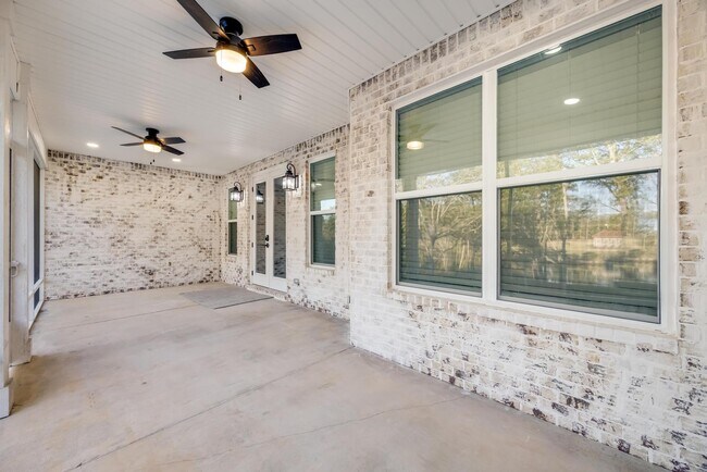 Building Photo - 1148 Sioux Cir