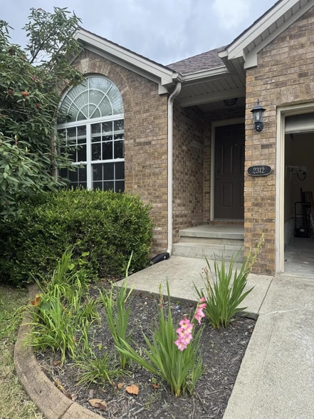 Primary Photo - 2312 Market Garden Ln