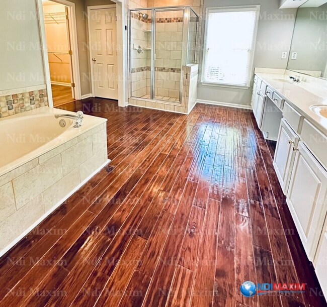 Building Photo - Beautiful house in the LAMBERT cluster in ...