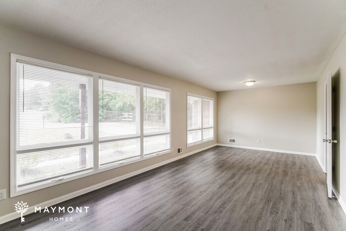 Building Photo - 2324 Old Field Rd