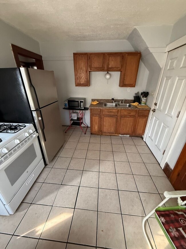 Building Photo - 3600 N Vel R. Phillips Ave