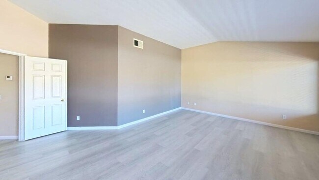 Building Photo - 37978 Spur Dr