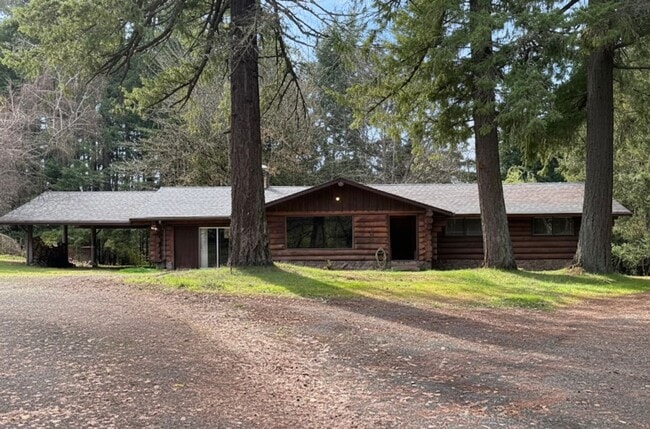 Building Photo - Charming 3BR Country Log Home in the Willamette Valley