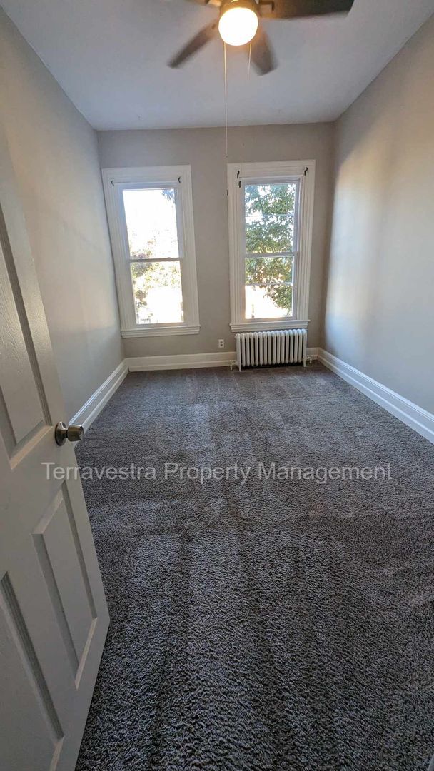 Building Photo - 506 N High St