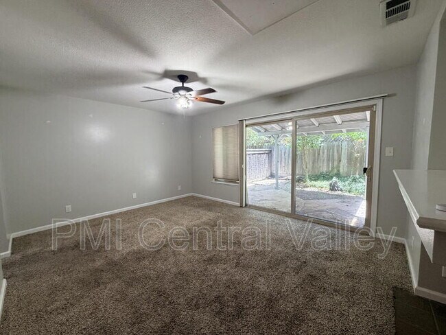 Building Photo - 3440 W Benjamin Holt Dr