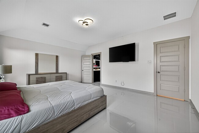 Primary Photo - 31410 Hexan Hts Ln