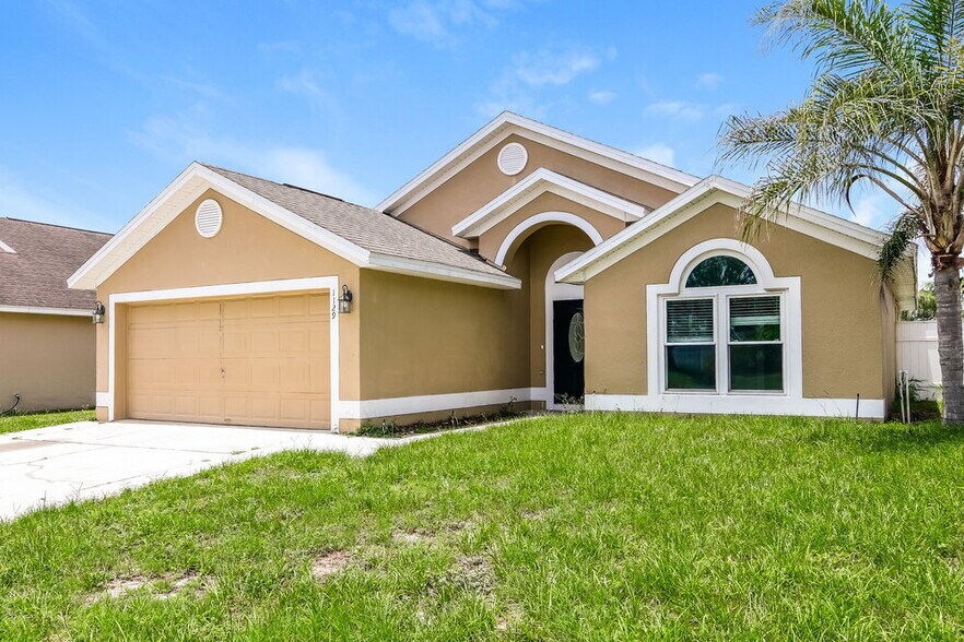 Building Photo - 1129 Pinedale Dr