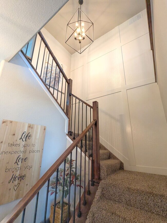 Building Photo - Large Home in Bradly Ranch