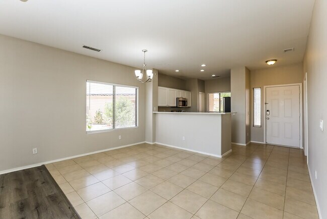 Building Photo - 82 6th Ave W