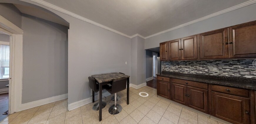 Building Photo - 1322 Madison St