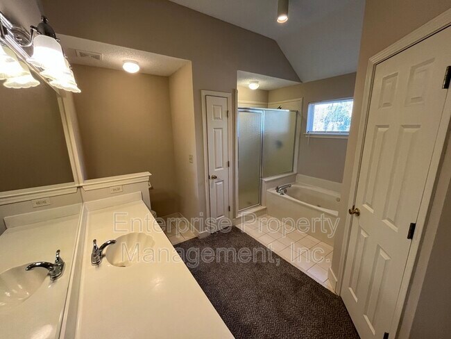 Building Photo - 1330 Siskin Dr