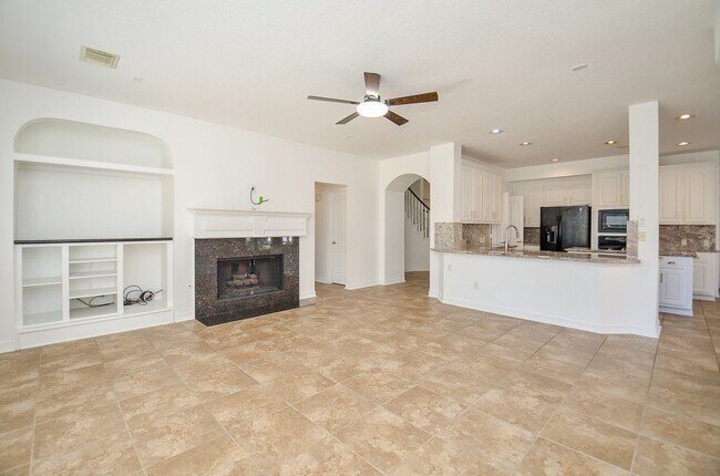 Building Photo - 5615 Bent Arbor Ln