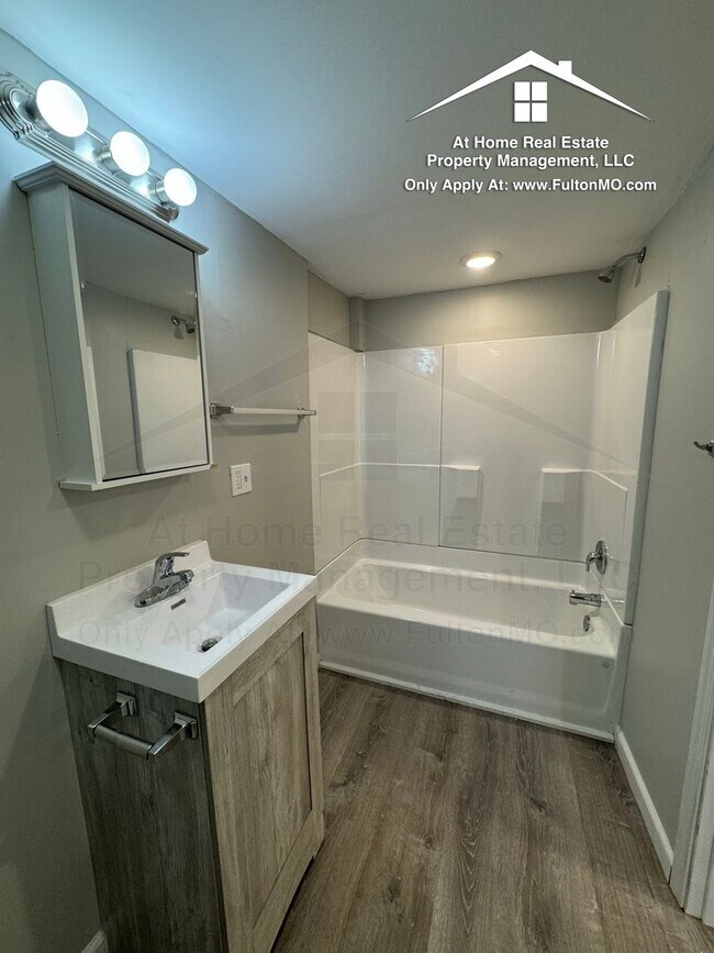 Building Photo - 103 E 3rd St