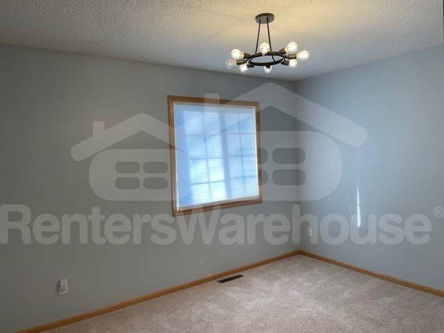 Building Photo - 11011 Oak Grv Cir