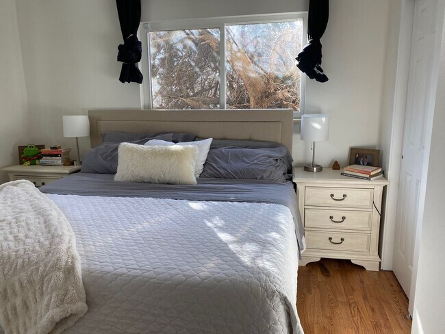 Building Photo - Charming 1 Level House 3 Bed, 2 Bath with ...
