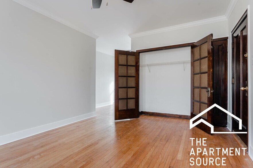 Building Photo - 3814 N Greenview Ave
