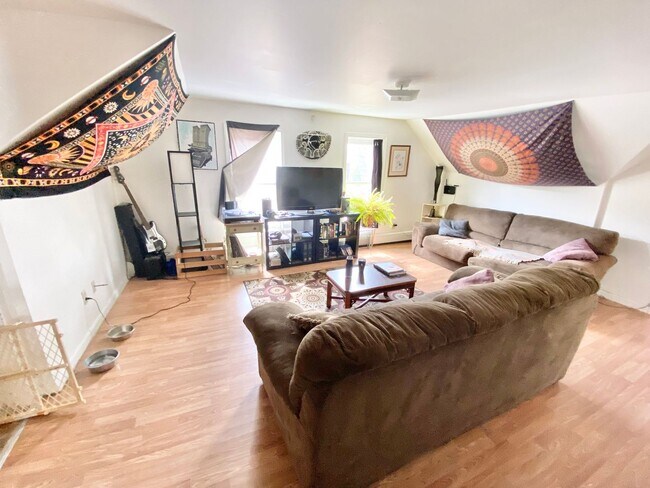 Building Photo - 48 Intervale Ave