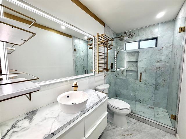 Building Photo - 923 Wayne Ave