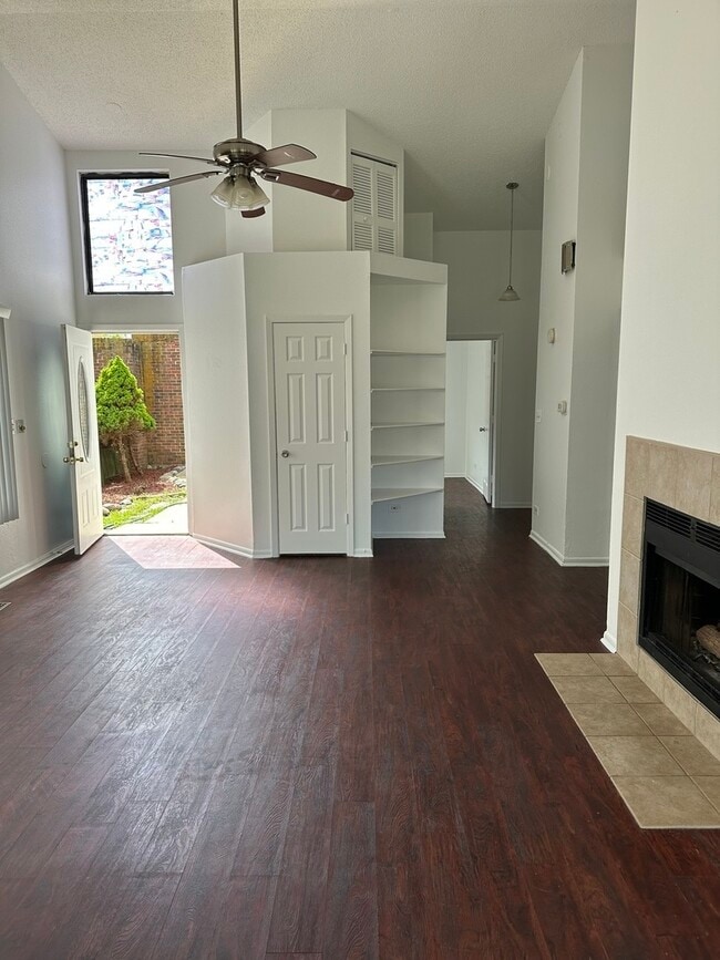 Building Photo - 1002 Pheasant Run Ln