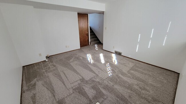 Building Photo - 8233 Imperial Dr