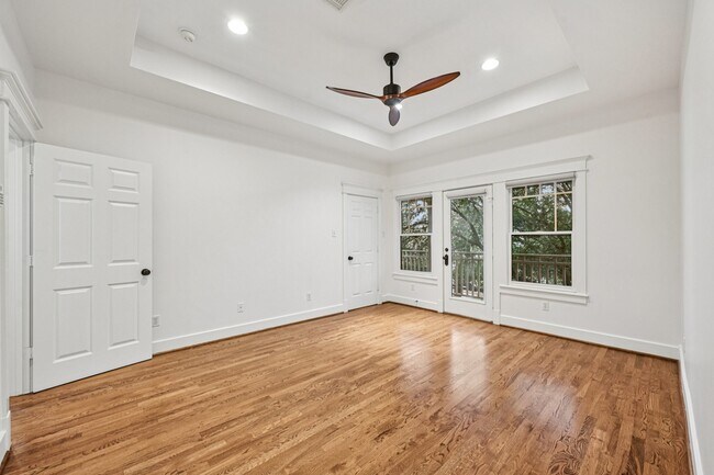 Building Photo - 1537 Alexander St