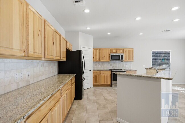 Building Photo - 14605 Running Deer Trail