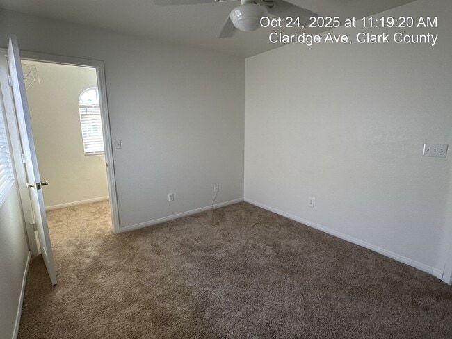 Building Photo - Tri-Level Home with Pool & Spa in Henderso...