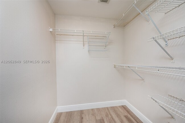 Building Photo - 2482 Centergate Dr