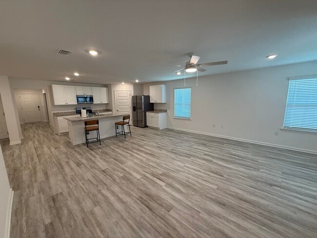Building Photo - 225 Gray Owl Dr