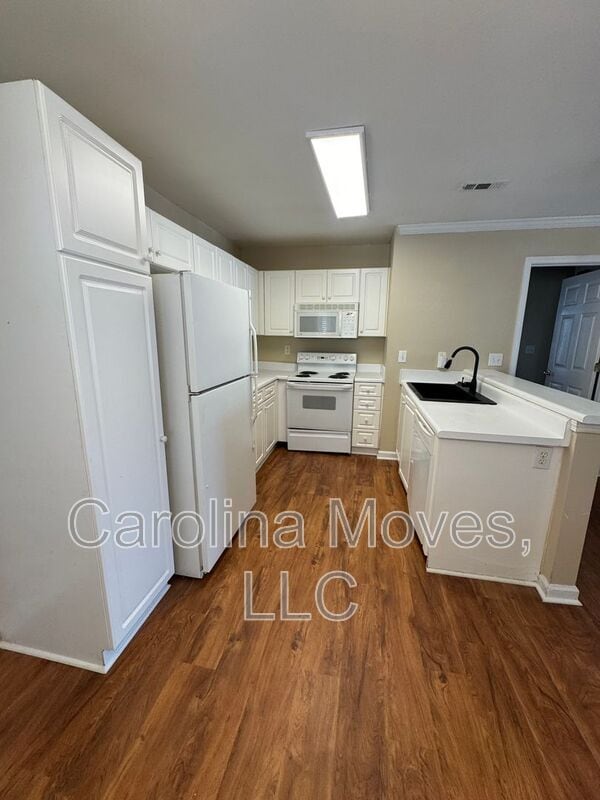 Building Photo - 500 Cliffview Ct