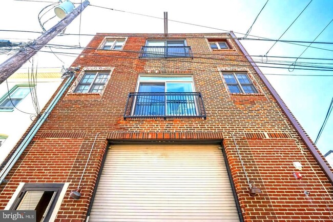 Primary Photo - 207 Rector St