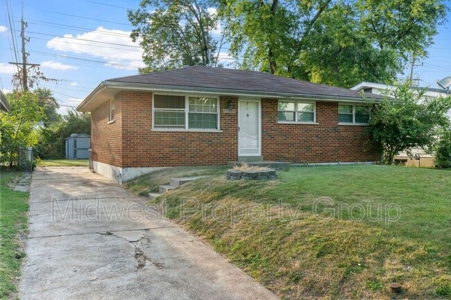 Primary Photo - 11809 Bridgevale Ave