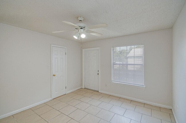 Building Photo - 3464 Daylily Ln