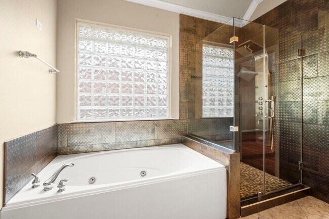 Building Photo - 17439 Memorial Mills Dr