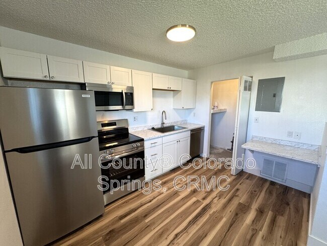 Building Photo - 6678 Provincial Dr