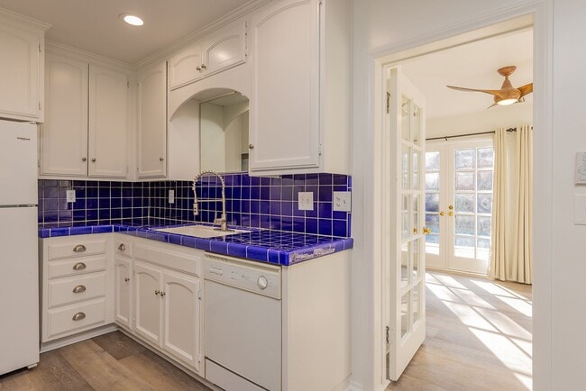 Building Photo - Prime Ojai Location!