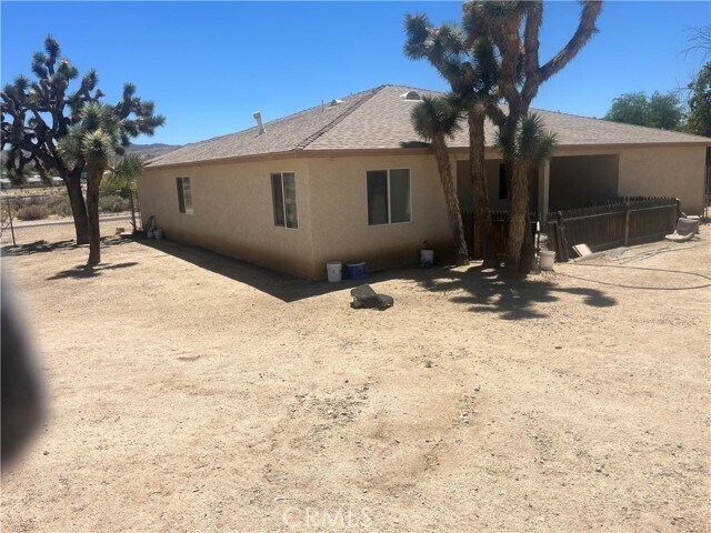Building Photo - 57470 Crestview Dr
