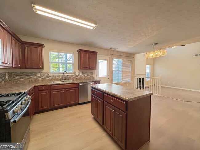 Building Photo - 2751 Spence Ct NE