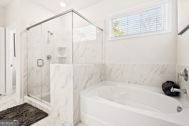 Building Photo - 295 Birdie Cir