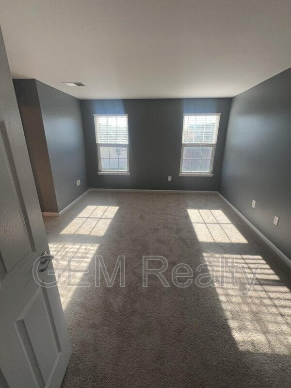 Building Photo - 7120 Azalea Dr