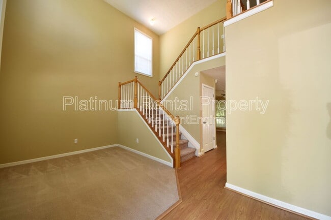 Building Photo - 950 Hillary Ln