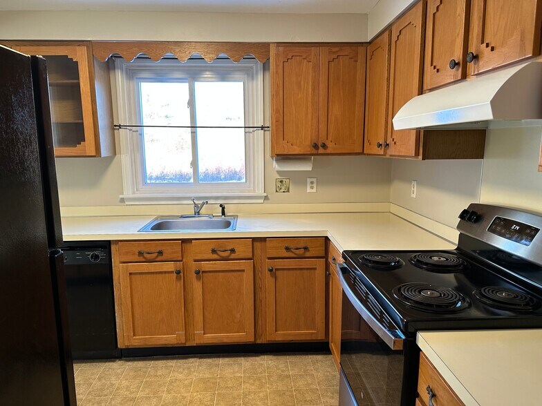 Building Photo - 52 Starboard Dr