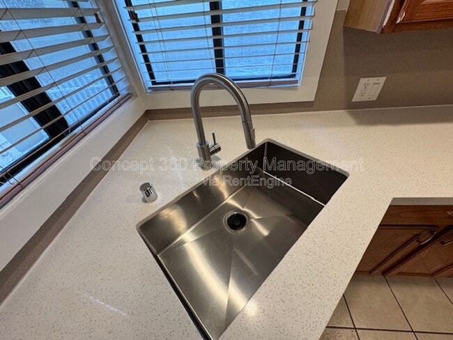 Building Photo - 17024 Crenshaw Blvd