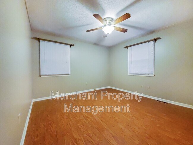 Building Photo - 106 Setters Ct