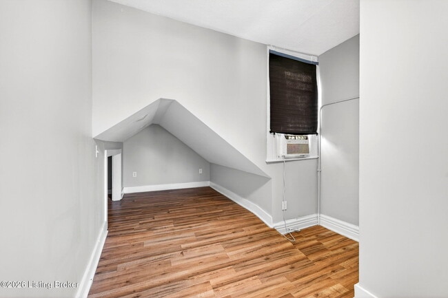 Building Photo - 1039 Mulberry St