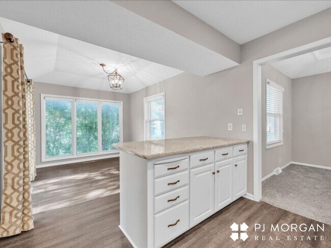 Building Photo - 3 bedroom 2 bath house in a great location!
