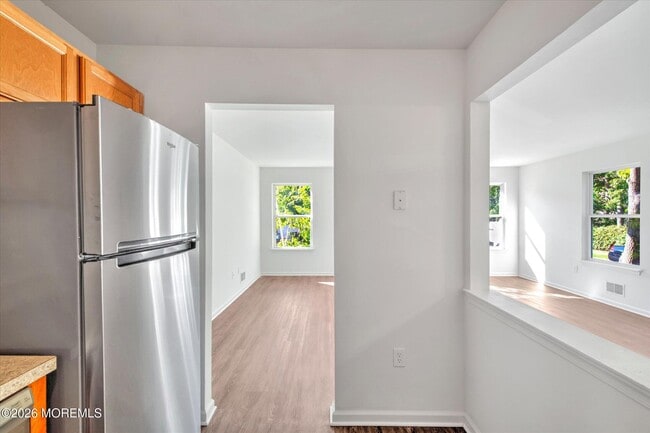 Building Photo - 6 Esplanade Way