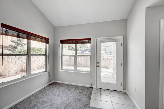 Building Photo - $1,950.00 - 2 Beds, 2 Bath, Condo in Auror...