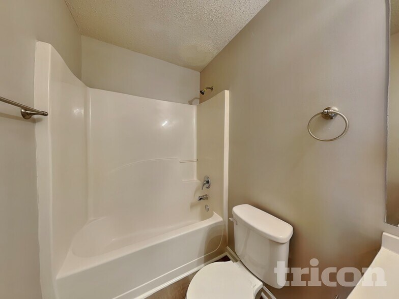 Building Photo - 3596 Caseys Cove