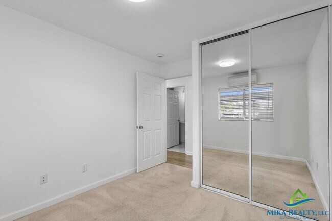 Building Photo - 94-510 Lumiaina St #J101